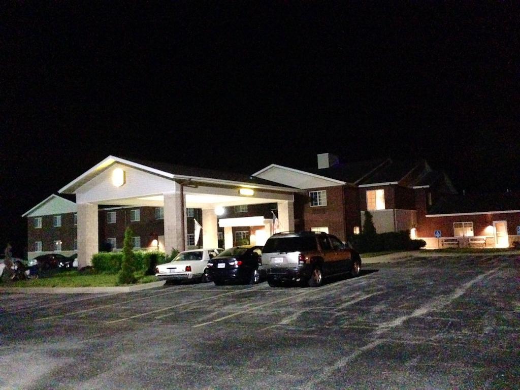 Motel Super 8 By Wyndham Ava Exterior foto